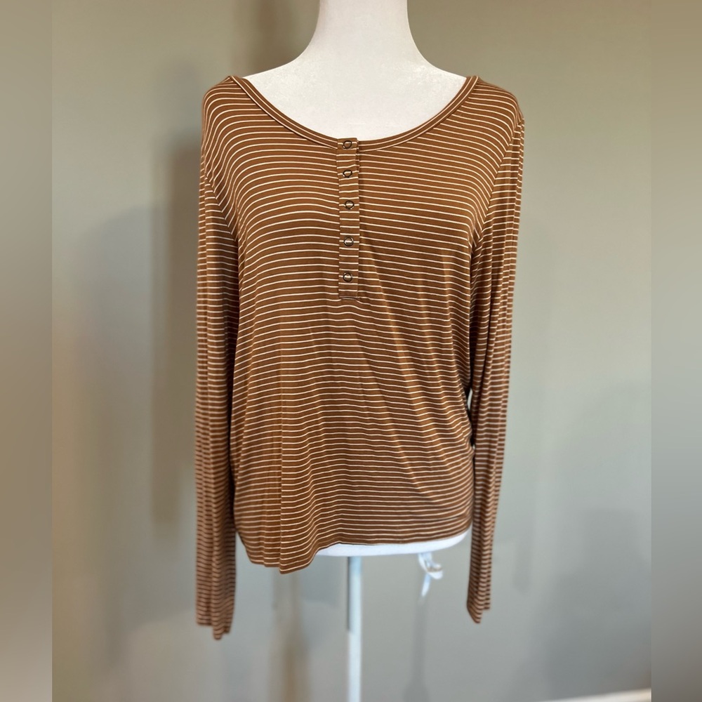 American Eagle size XL long sleeve